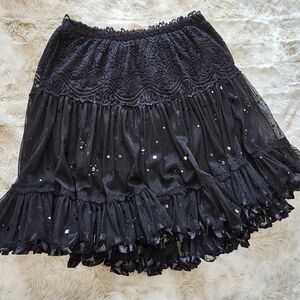 Rachael & Chloe womens Black Ruffle Skirt size small‎